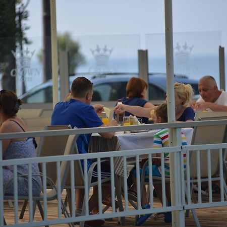 Crown Hotel Неа Скиони Екстериор снимка
