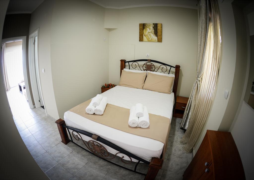 Crown Hotel Неа Скиони Екстериор снимка