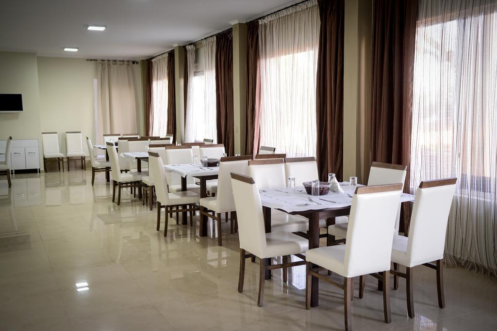 Crown Hotel Неа Скиони Екстериор снимка