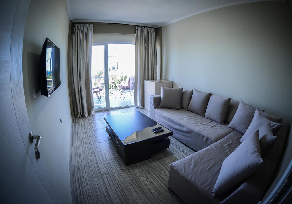 Crown Hotel Неа Скиони Екстериор снимка