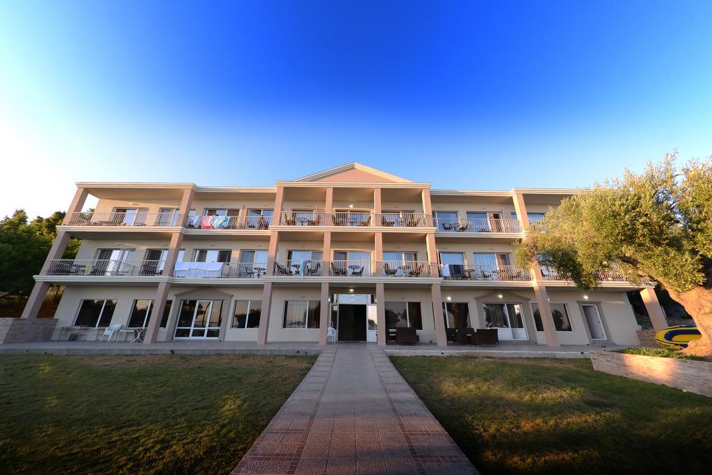 Crown Hotel Неа Скиони Екстериор снимка