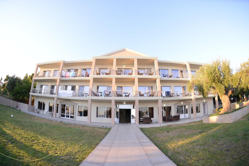 Crown Hotel Неа Скиони Екстериор снимка