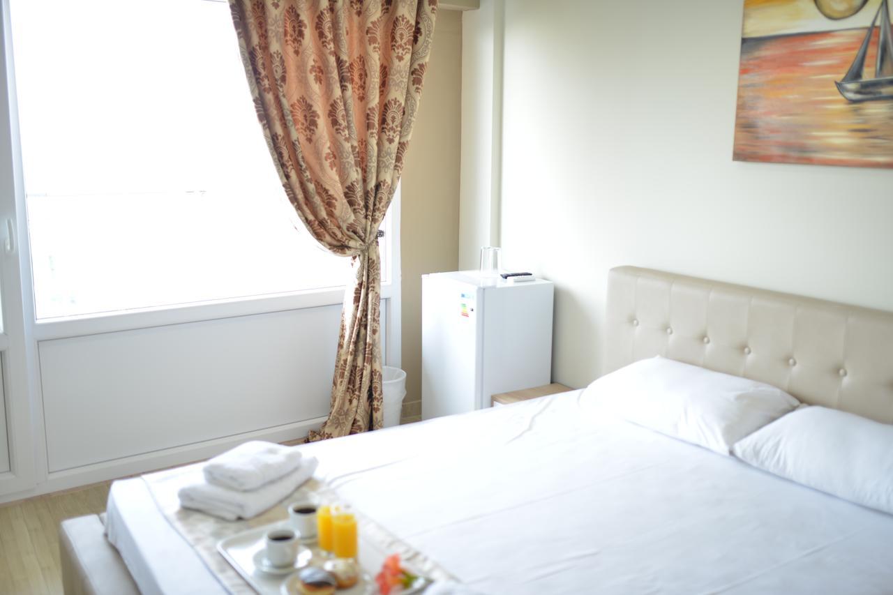 Crown Hotel Неа Скиони Екстериор снимка